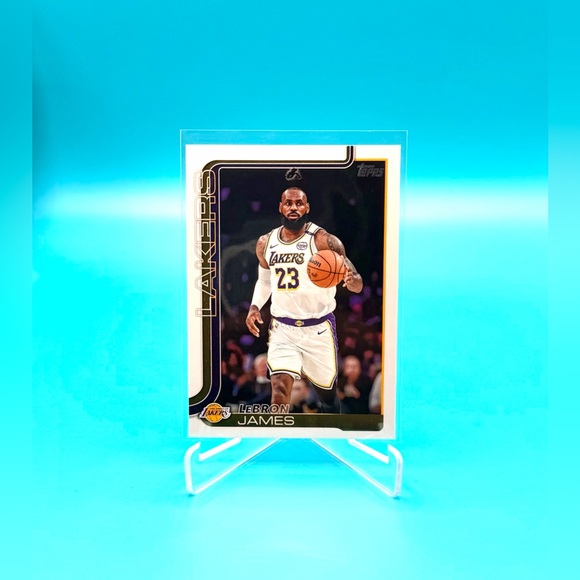 2025 Topps 🔥LeBron James St. James "DOUBLE ERROR" Blue Back + Halo🔥SSP #150 - Picture 6 of 8